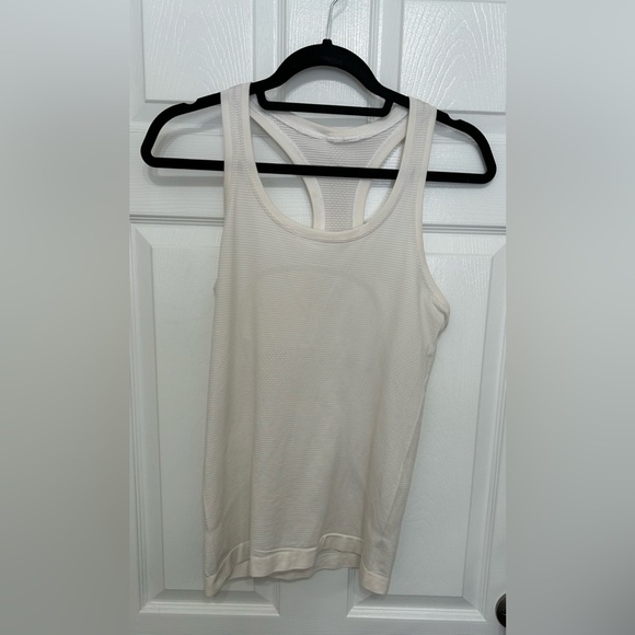 Lululemon Swiftly Tech Racerback 2.0 - Picture 7 of 11